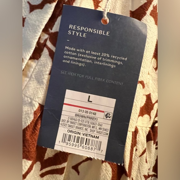 Universal Thread Skirt - Picture 3 of 4